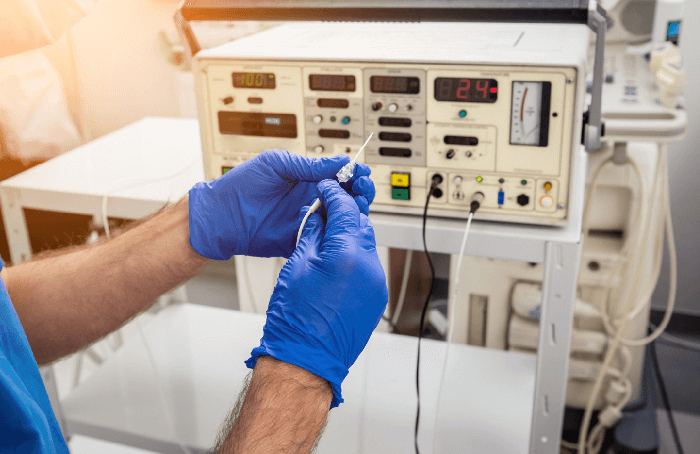 Colocación de catéter para diálisis peritoneal ofrecida por el Dr. Eduardo Cetina Pacheco: acceso seguro para tu tratamiento renal